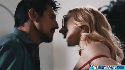 शीर्ष केटी अश्लील